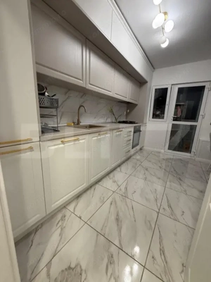 Apartament 3 camere, decomandat, incalzire pardoseala, mobilat utilat lux, lift - imagine 3
