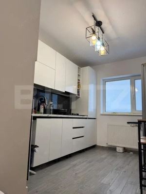 Apartament 3 camere, 76 mp + balcon 5 mp, 2 bai, zona Tractorul - imagine 5