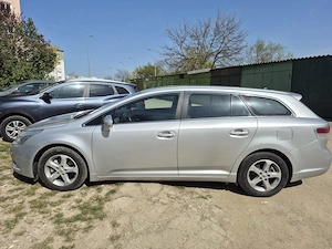 Toyota Avensis T27 - imagine 2