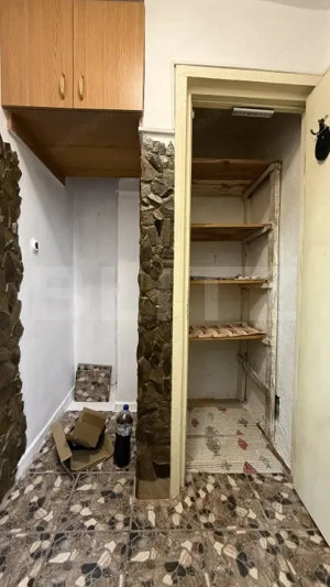 Garsoniera spatioasa, 30 mp, balcon inchis, zona Reghin  - imagine 8