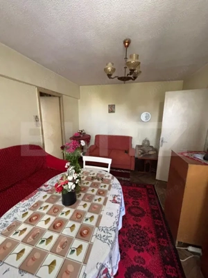 Apartament 3 camere, 60 mp, zona Centrala - imagine 2