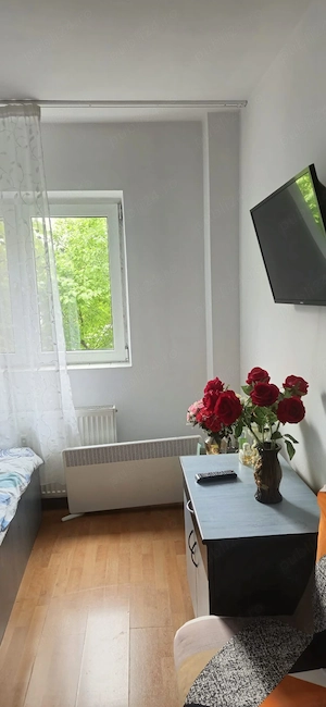 închiriez apartament cu doua camere 