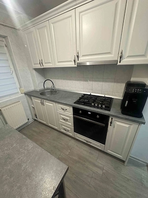 Apartament 3 camere  de vânzare 