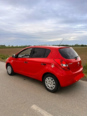 Hyundai i20 2009   Acte la Zi   Consum Mic - imagine 2