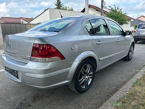 Opel Astra 1.6 Benzina 116 Cp  an 2009 - imagine 5