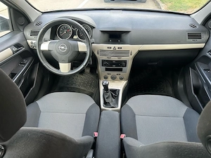 Opel Astra 1.6 Benzina 116 Cp  an 2009 - imagine 9