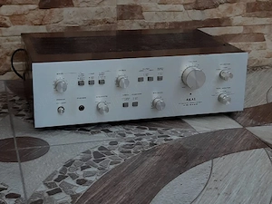 vand amplificator HI FI Akai-2400