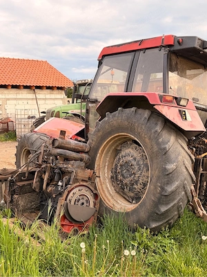 dezmembrez tractor case intarnational 5140 - imagine 3