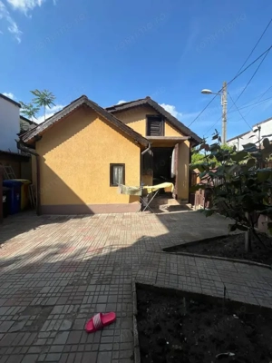 Casă spațioasă P+1+M  zonă semicentrală liniștită - imagine 2