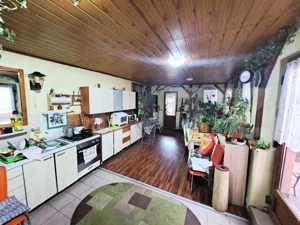 Casă spațioasă P+E+M de vânzare – Hărman | 5 camere | Curte 500 mp - imagine 3