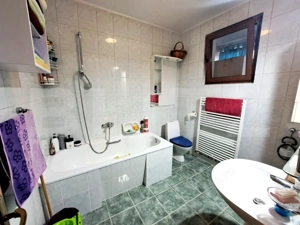 Casă spațioasă P+E+M de vânzare – Hărman | 5 camere | Curte 500 mp - imagine 18