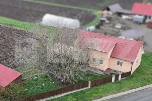 Casă + 23 ari teren în Breaza, Liniște, spațiu și confort la 6 km de Reghin - imagine 2