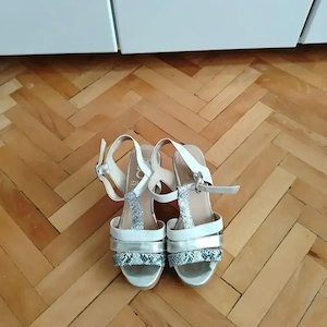 Vând încălțăminte de calitate