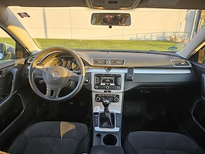Volkswagen Passat B7 2.0 TDI 140 CP - imagine 8
