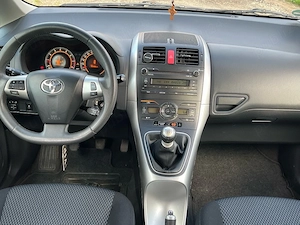 Toyota Auris 1,6 Benzina - imagine 3