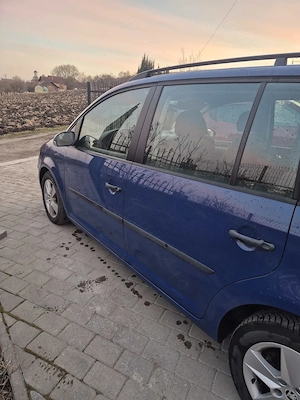 Vând Volkswagen Touran - imagine 4