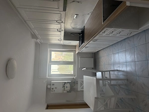 Ofer spre închiriere apartament 3 camere decomandat