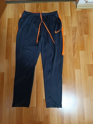 Pantaloni 