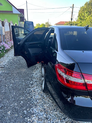 Mercedes E300 Hybrid AMG - imagine 3