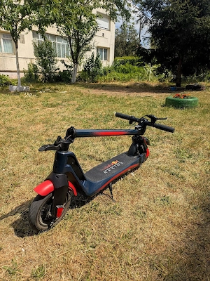 Trotinetă Electrică Red Bull Racing RS 900 - Motor 350W - Stare Foarte Bună - imagine 4