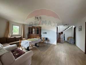Casă cu 5 camere de vanzare (P+M) in comuna Bolotesti si teren 6266 mp
