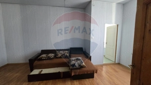 Casă / Vilă cu 5 camere de vânzare în zona Central - imagine 5