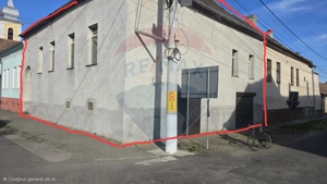 Casă / Vilă cu 5 camere de vânzare în zona Central