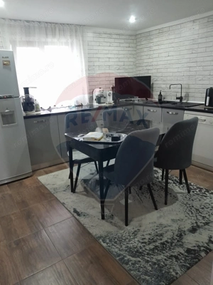 Casă / Vilă cu 4 camere de vânzare Curtea de Arges - imagine 19