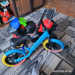 Bicicleta și motocicletă