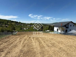 Teren  de 12 ari cu panoramă asupra orașului - imagine 4
