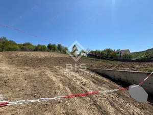 Teren  de 12 ari cu panoramă asupra orașului - imagine 2