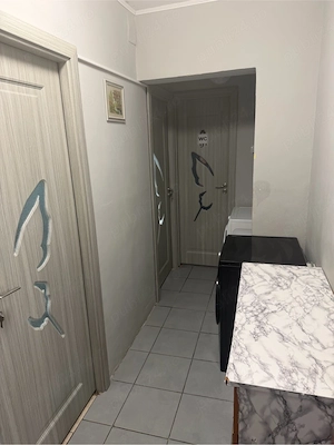Vand apartament 3 camere, confort 1 - imagine 3