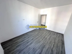 APARTAMENT 3 CAMERE I DE INCHIRIAT I CENTRU I ETAJ 1 I NEMOBILAT I