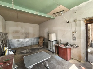 Casa renovabila central, aproape de Magheru, curte comuna, teren