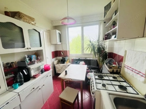 Apartament cu 3 camere, decomandat, zona -  Bulevardul Dacia - imagine 3