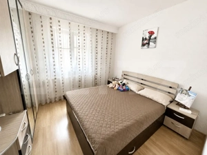 Apartament cu 2 camere, baie cu geam, etaj 3, zona Cetate