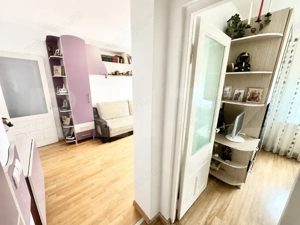 Apartament cu 2 camere, baie cu geam, etaj 3, zona Cetate - imagine 4