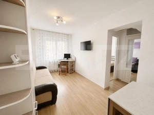 Apartament cu 2 camere, baie cu geam, etaj 3, zona Cetate - imagine 2