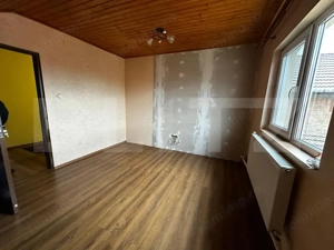 Casa individuala cu 4 camere si teren 640mp,Vintul de jos - imagine 8