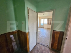 Apartament 2 camere, 52 mp, decomandat, etaj 2 – necesită renovare, Cugir