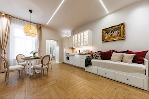     Apartament elegant 2 camere în Palatul Hanecker | vedere Bega | comision 0%