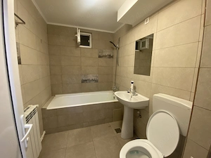 Apartament 2 camere, decomandat, Et 1 zona C5 langa liceul Pedagogic.