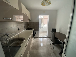 Apartament 2 camere, decomandat, Et 1 zona C5 langa liceul Pedagogic. - imagine 2