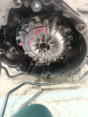 vand piese a4 b7 2007 motor 2.0 - imagine 3
