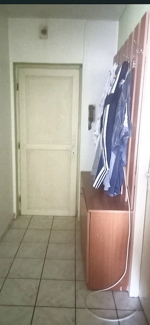 Vând apartament cu 1 cameră zona calea Sagului -Girocului 