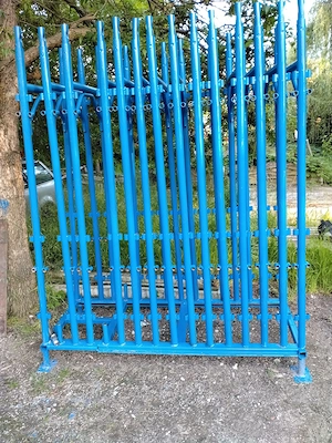 Schela pentru închiriat aluminiu sau otel galvanizat, lățime 60-80cm, roti sau picioare reglabile 
