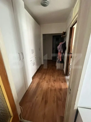 Apartament cu 2 camere, decomandat, etaj 6, cu lift, zona HAN/Spitalul Judetean - imagine 5