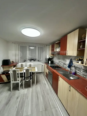 Apartament spațios de vânzare – 4 camere, 110 mp, zona Lama - imagine 8