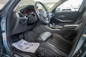 BMW Seria 3 320 xDRIVE - imagine 13