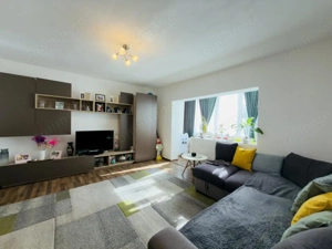Apartament 3 camere, decomandat, etaj 1, zona Aradului  - imagine 1
